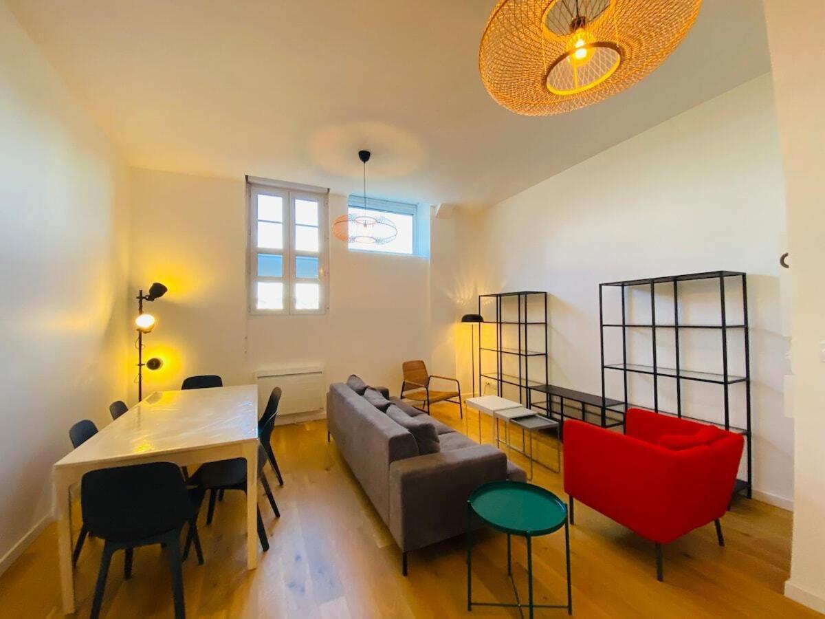 Casa : L'eclat Du Roi Rene Appartement